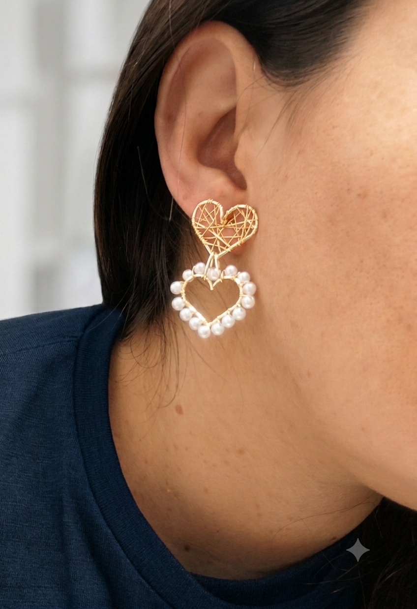 Aros doble corazón bronce con perlados   🧡🏹🤍 ❤️ - Amor a Primera Vista