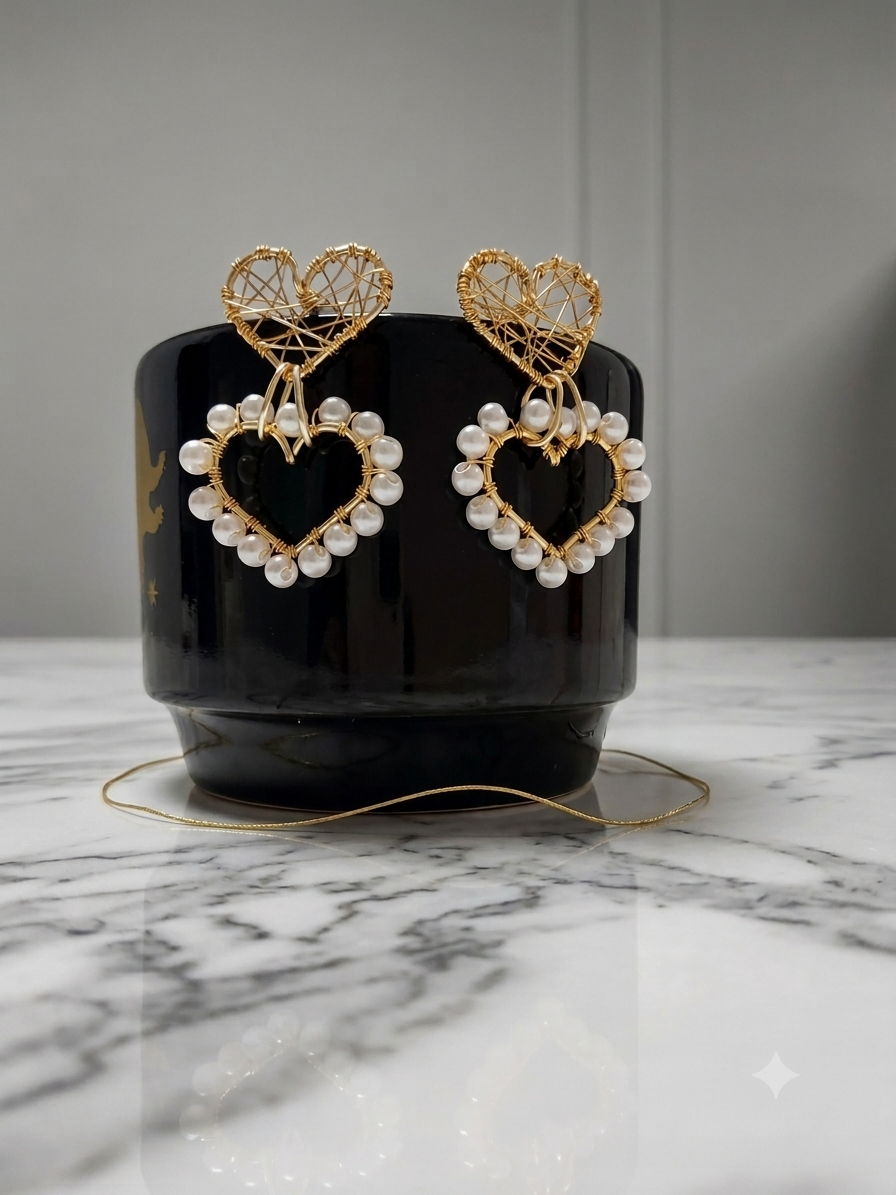 Aros doble corazón bronce con perlados   🧡🏹🤍 ❤️ - Amor a Primera Vista